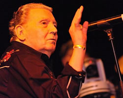 Jerry Lee Lewis regresa con nuevo disco Jerry Lee Lewis regresa con nuevo disco