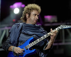 Desmienten muerte de Gustavo Cerati Desmienten muerte de Gustavo Cerati