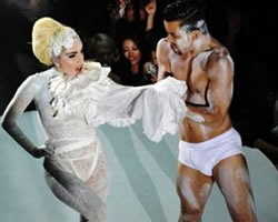Lady Gaga deja sin concierto a sus fans franceses por la huelga Lady Gaga deja sin concierto a sus fans franceses por la huelga